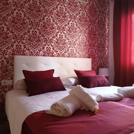 Apartamentos Dona Lola เซบีญา ภายนอก รูปภาพ