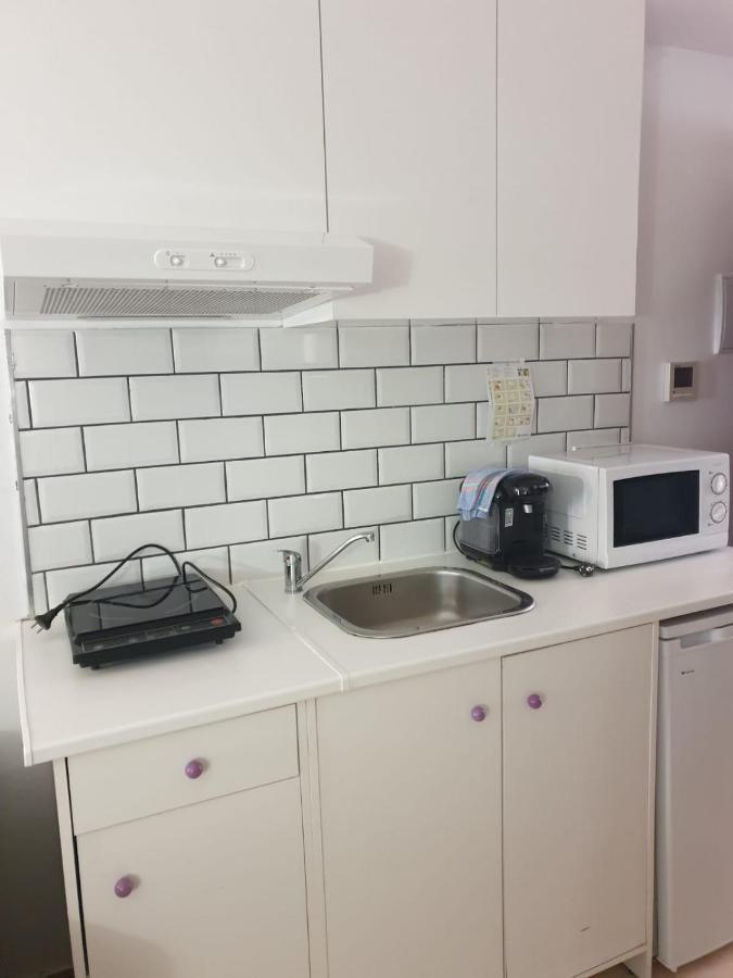 Apartamentos Dona Lola เซบีญา ภายนอก รูปภาพ
