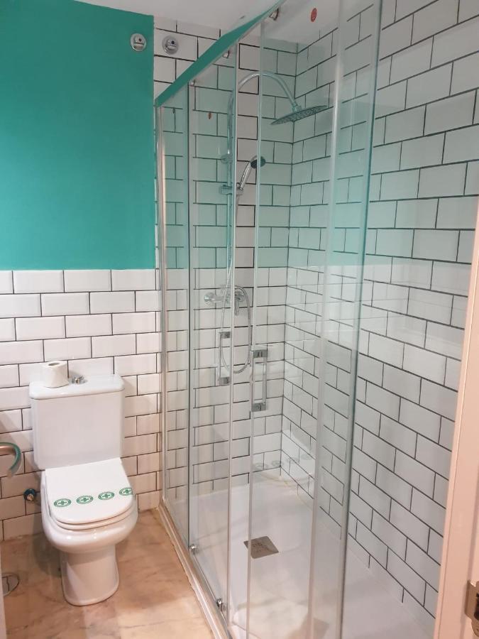 Apartamentos Dona Lola เซบีญา ภายนอก รูปภาพ