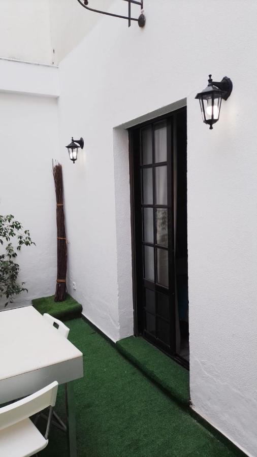 Apartamentos Dona Lola เซบีญา ภายนอก รูปภาพ