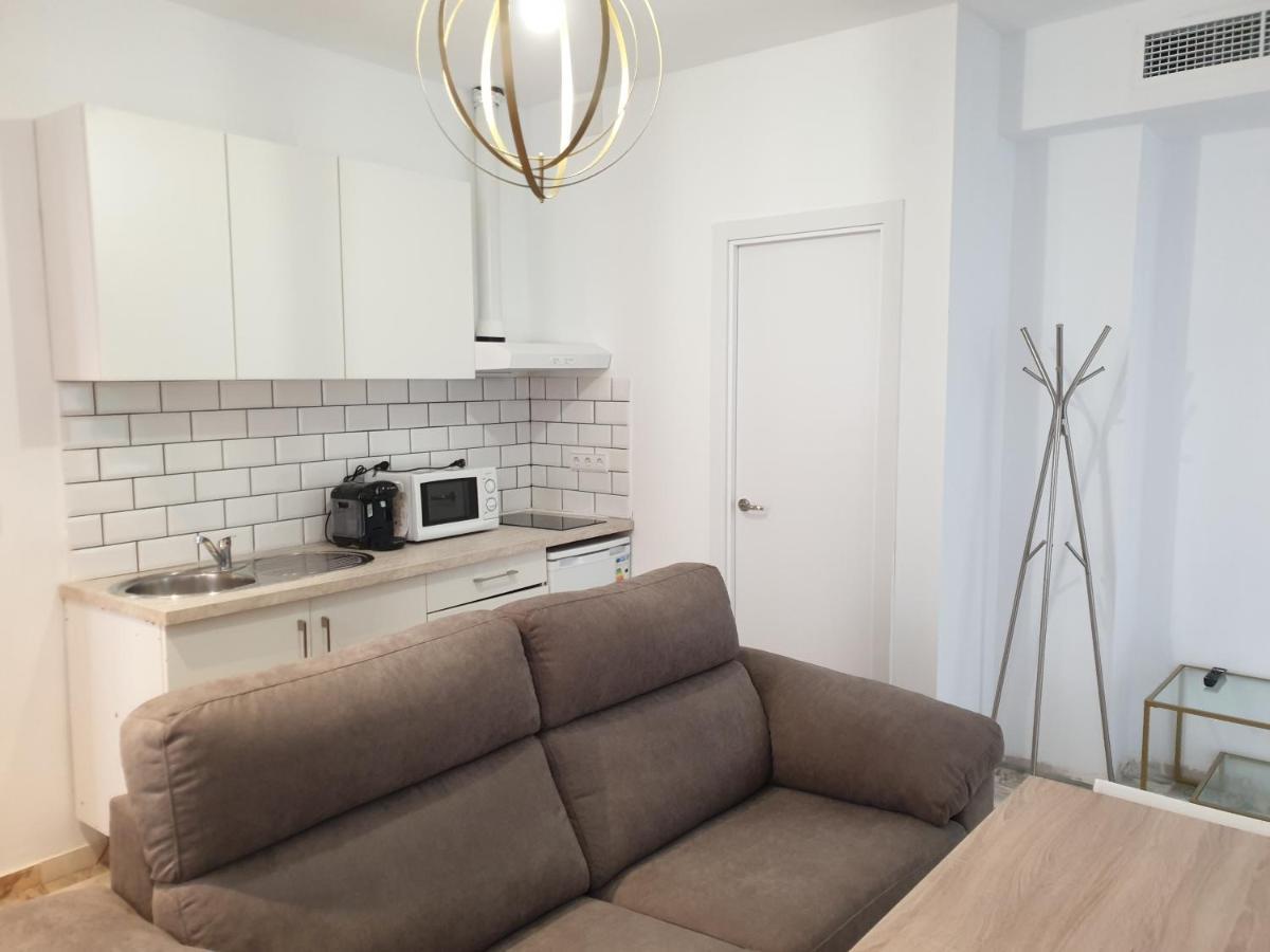 Apartamentos Dona Lola เซบีญา ภายนอก รูปภาพ